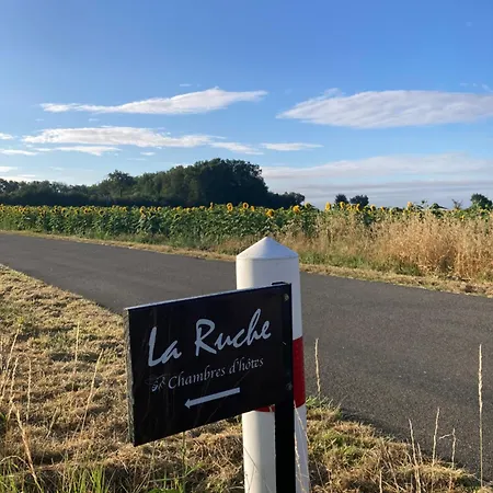 לינה וארוחת בוקר La Ruche 3*